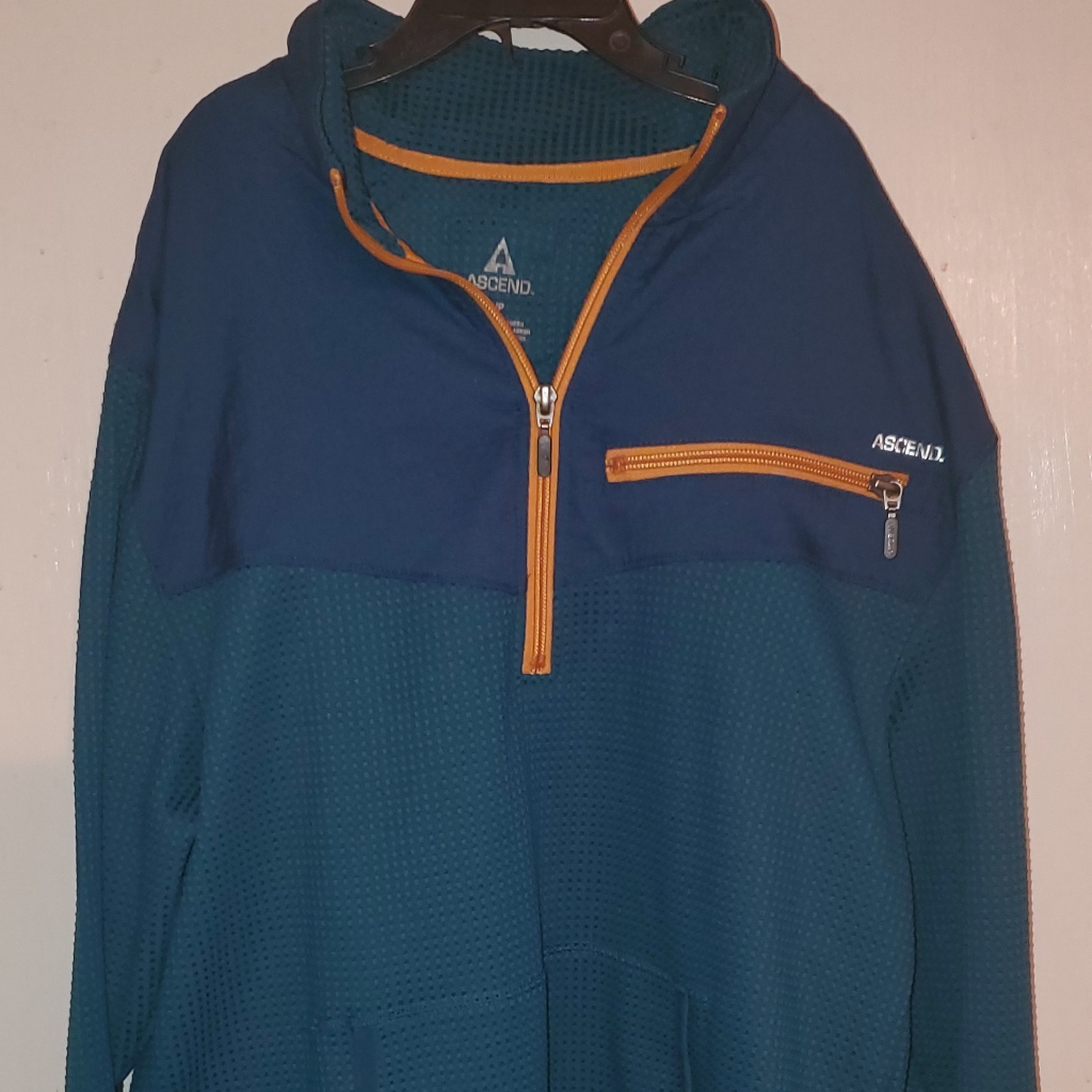 Ascend Pullover